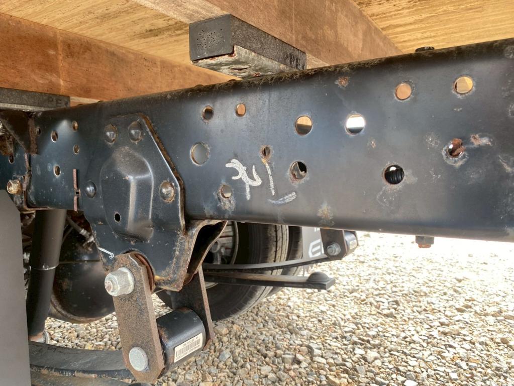 いすゞ エルフ 2RG-NJR88AF(2WD)の写真15