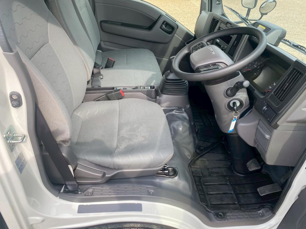 いすゞ エルフ 2RG-NJR88AF(2WD)の写真21