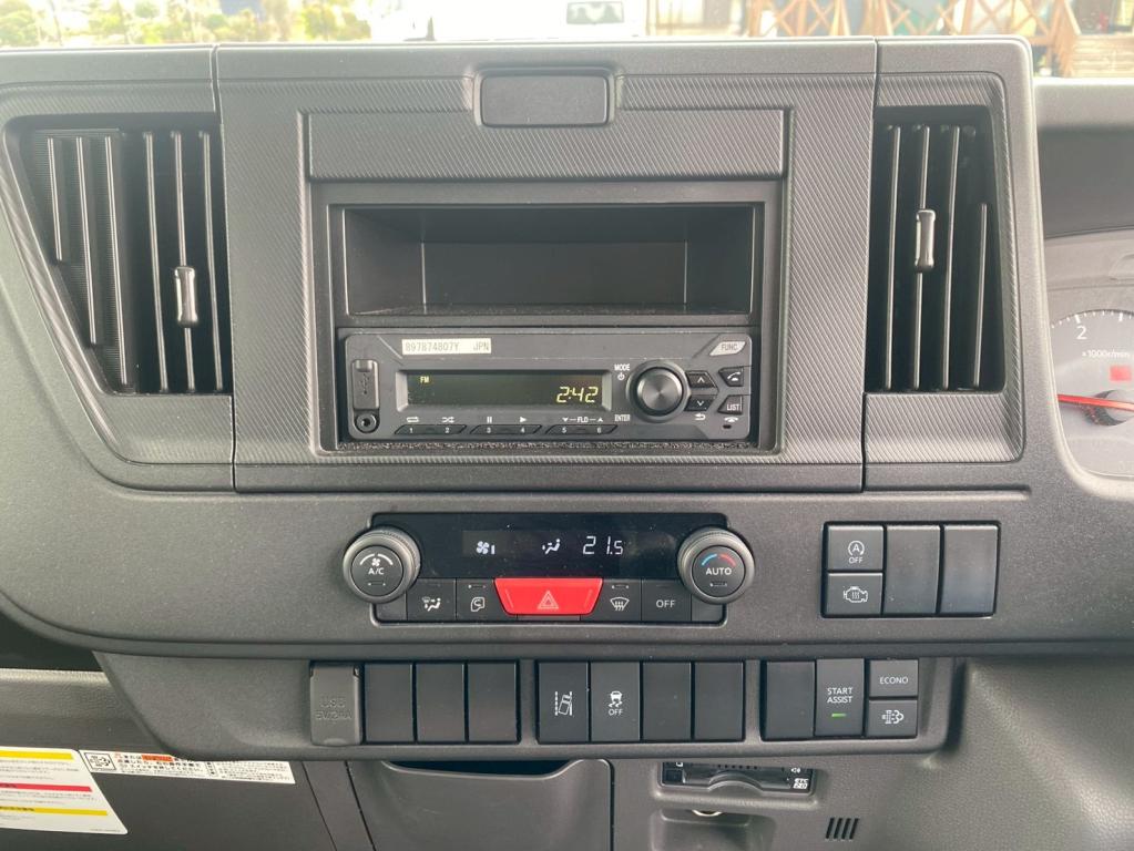 いすゞ エルフ 2RG-NJR88AF(2WD)の写真22