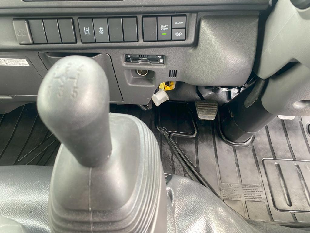 いすゞ エルフ 2RG-NJR88AF(2WD)の写真23