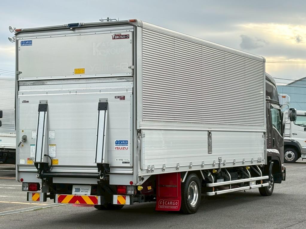 いすゞ フォワード 2RG-FRR90T2(2WD)の写真4