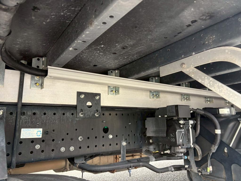 いすゞ フォワード 2RG-FRR90T2(2WD)の写真14