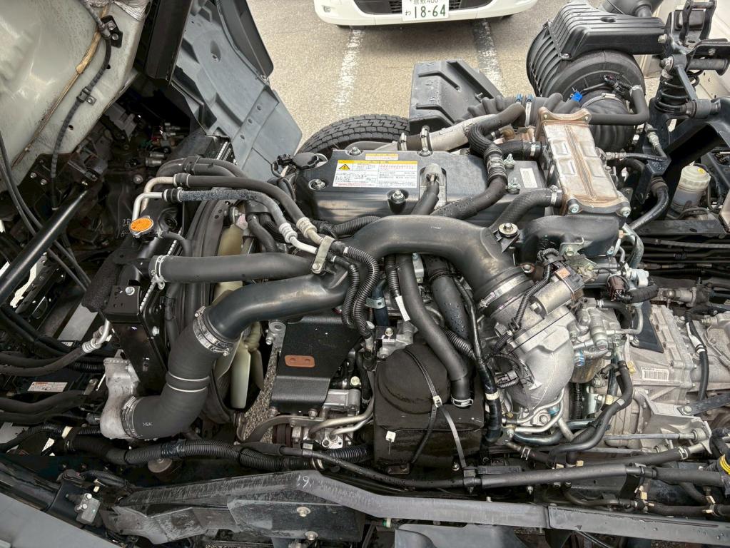 いすゞ フォワード 2RG-FRR90T2(2WD)の写真18