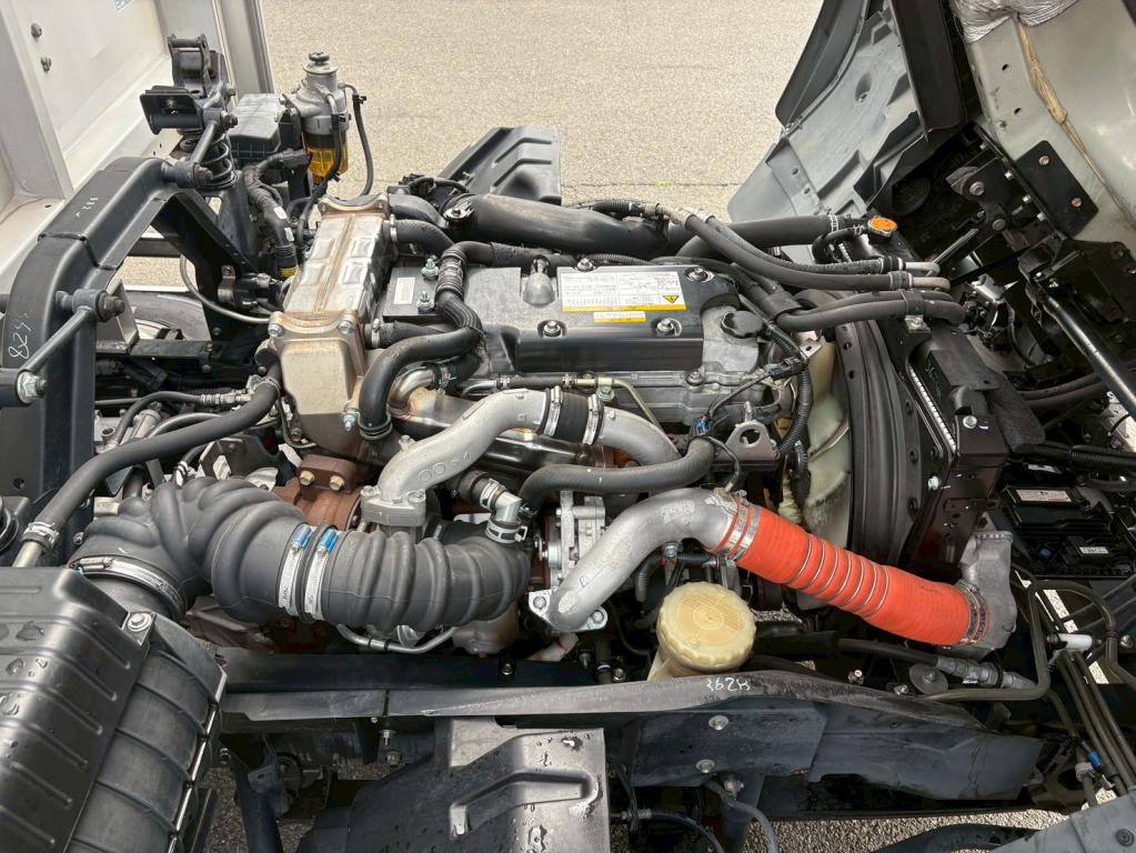 いすゞ フォワード 2RG-FRR90T2(2WD)の写真19