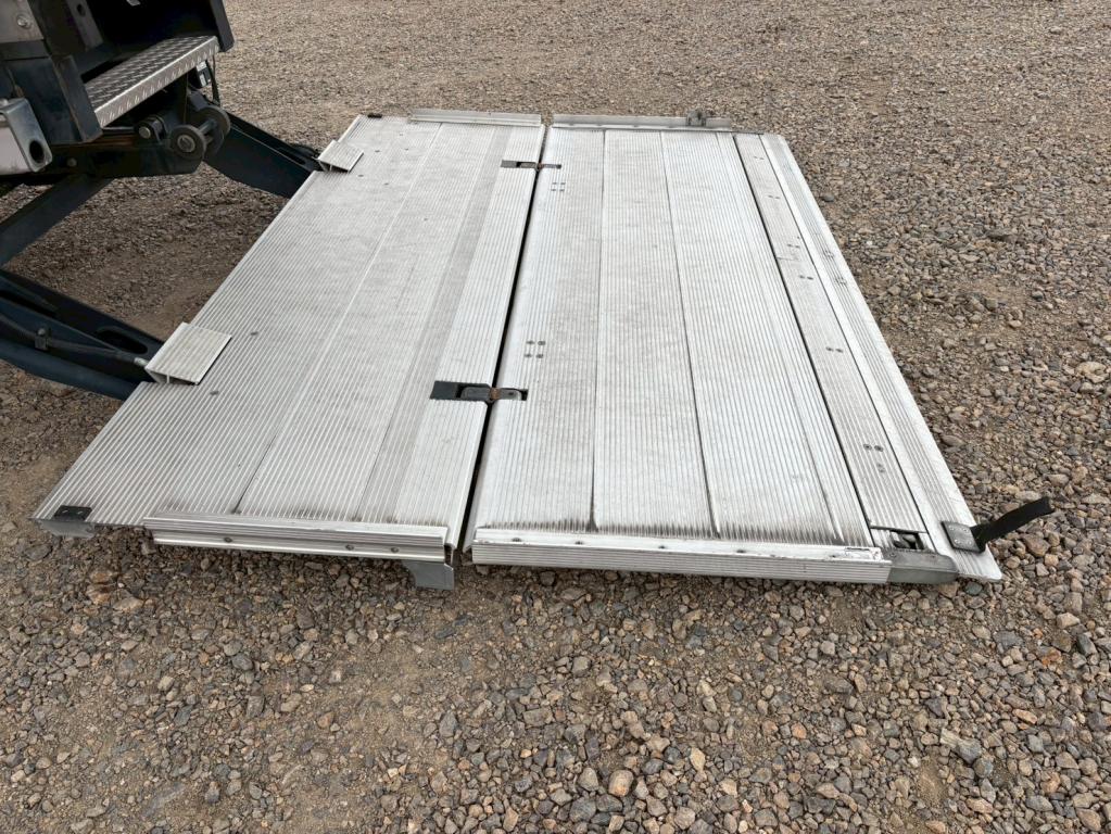 いすゞ フォワード 2PG-FRR90T2(2WD)の写真12