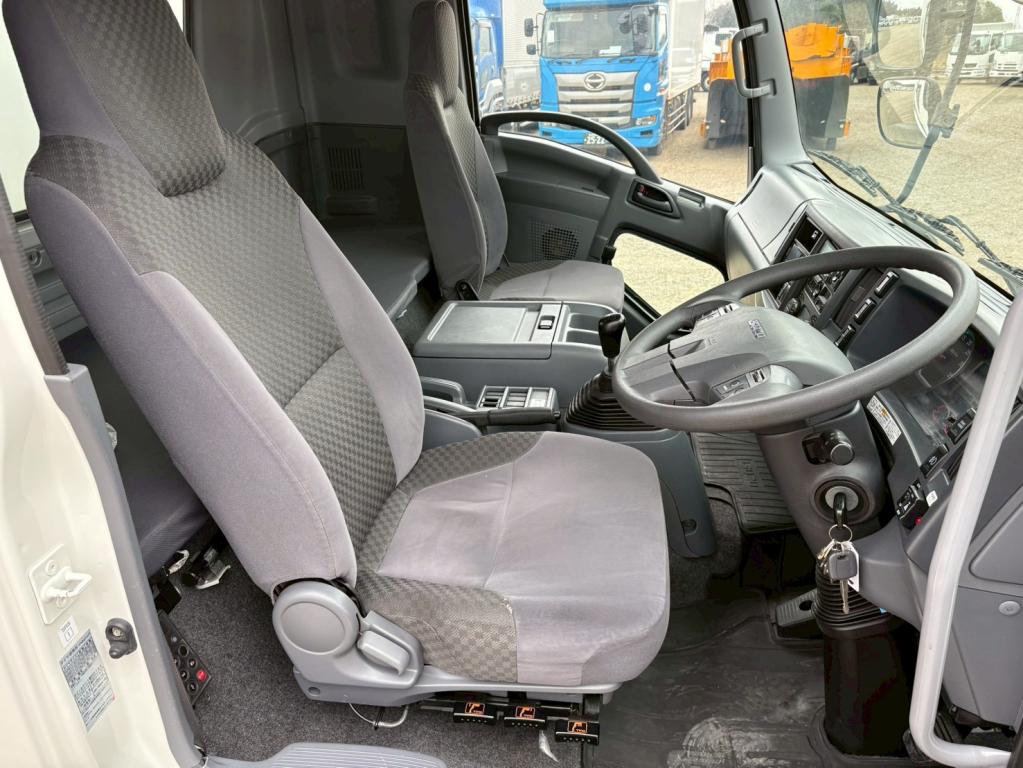 いすゞ フォワード 2PG-FRR90T2(2WD)の写真21