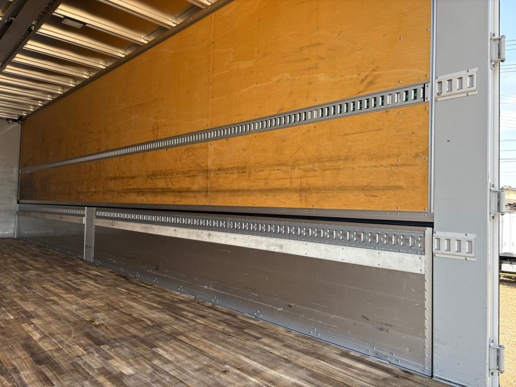 UD クオン 2RG-CG5FA(8x4)の写真10