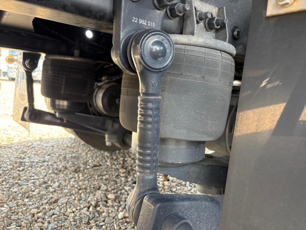 UD クオン 2RG-CG5FA(8x4)の写真17