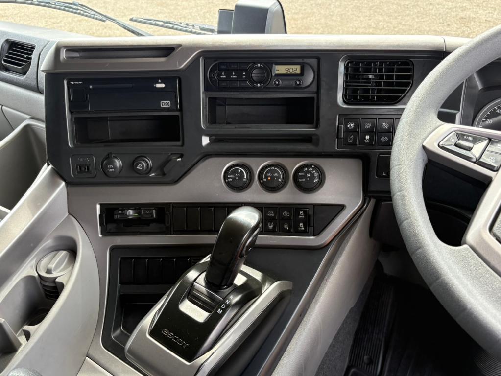 UD クオン 2RG-CG5FA(8x4)の写真22