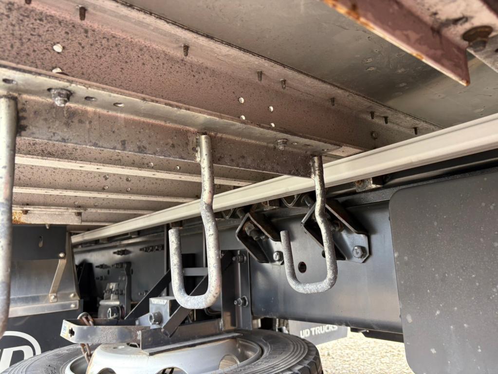 UD クオン 2RG-CG5FA(8x4)の写真15