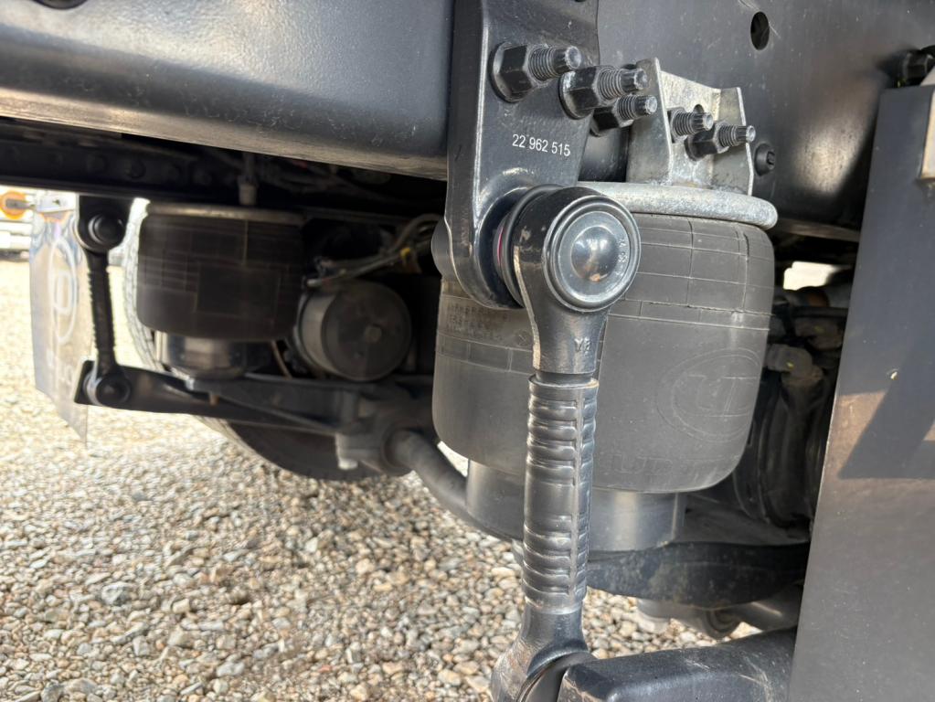 UD クオン 2RG-CG5FA(8x4)の写真17