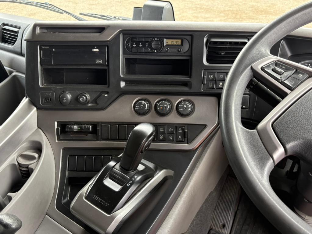 UD クオン 2RG-CG5FA(8x4)の写真22