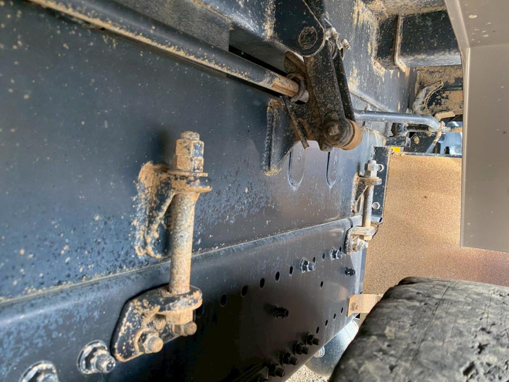 日野 プロフィア 2DG-FS1EGA(6x4)の写真17