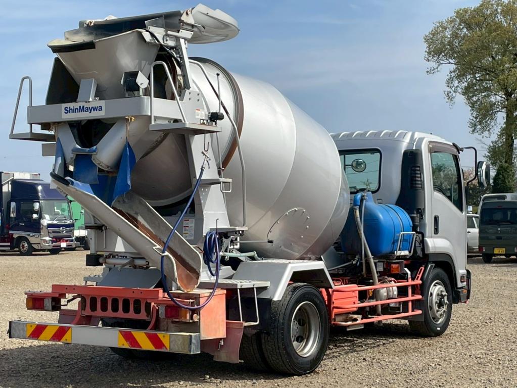 いすゞ フォワード 2PG-FTR90U2(2WD)の写真4