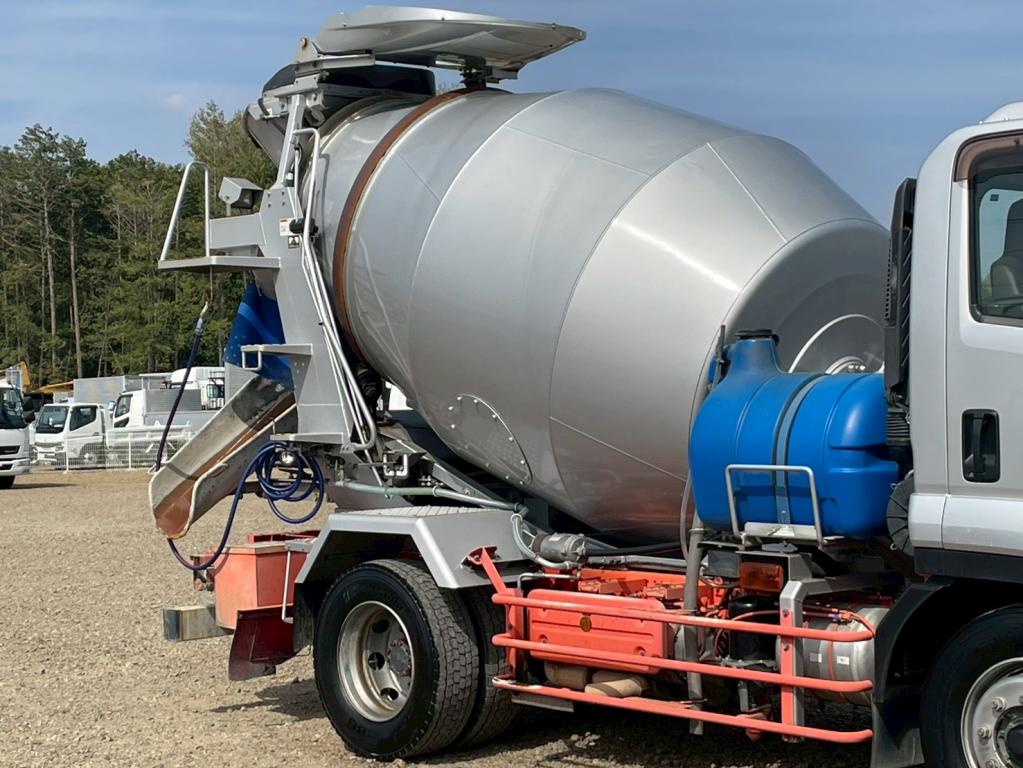 いすゞ フォワード 2PG-FTR90U2(2WD)の写真5