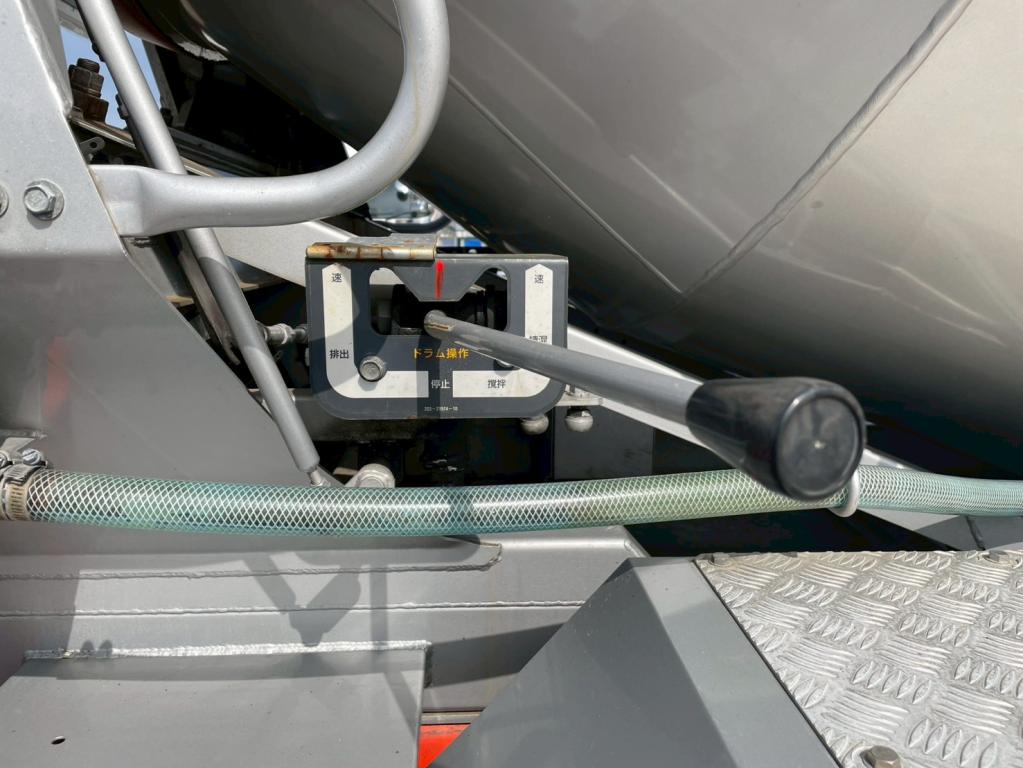 いすゞ フォワード 2PG-FTR90U2(2WD)の写真12