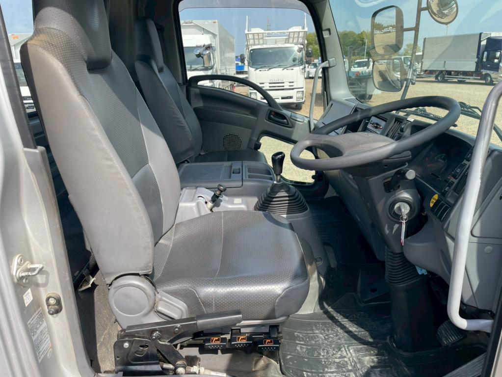 いすゞ フォワード 2PG-FTR90U2(2WD)の写真21