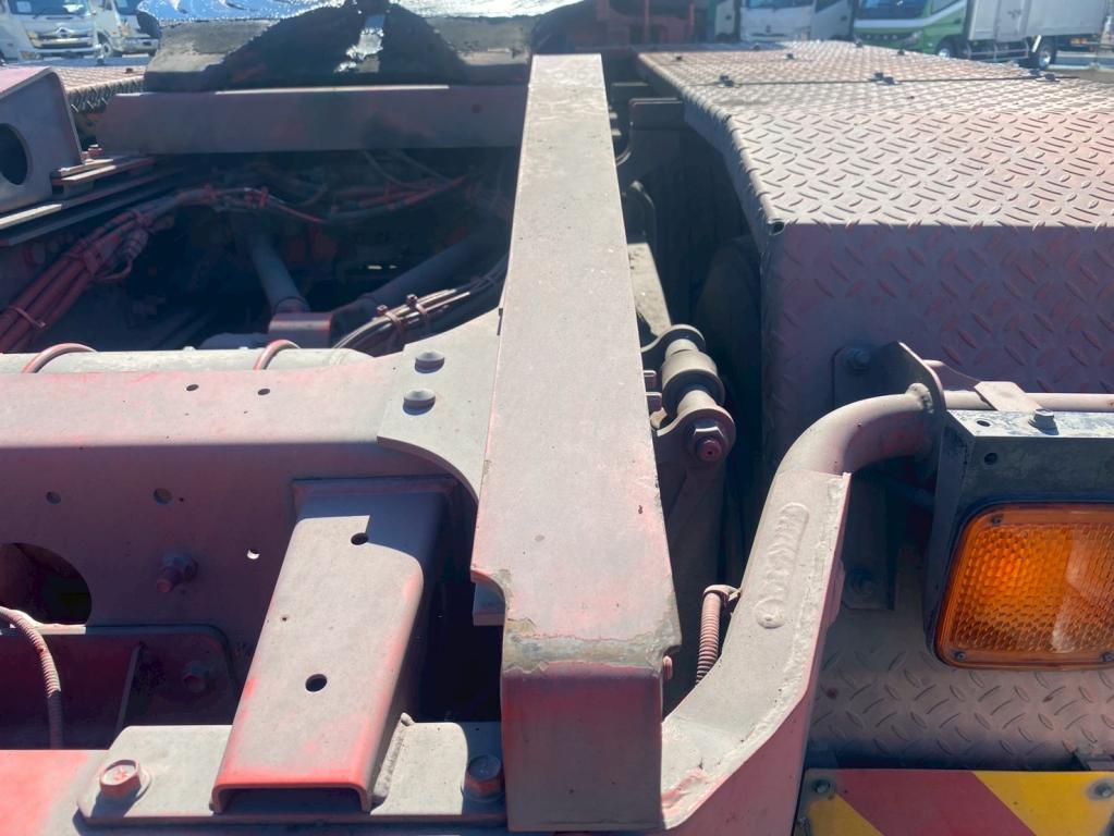 日野 プロフィア QPG-SS1EKDA(6x4)の写真12