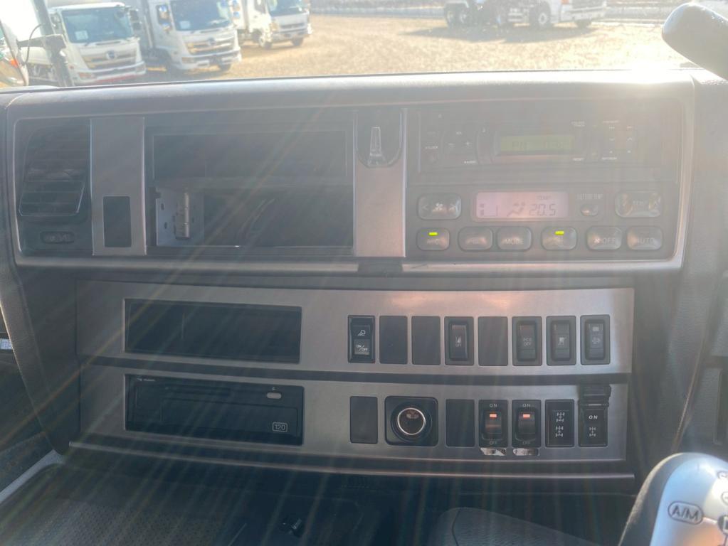 日野 プロフィア QPG-SS1EKDA(6x4)の写真21