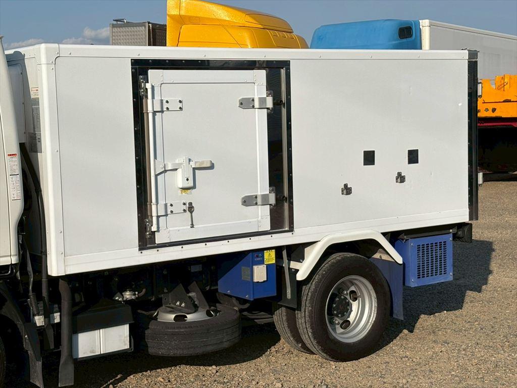 いすゞ エルフ 2RG-NHR88AN(2WD)の写真6