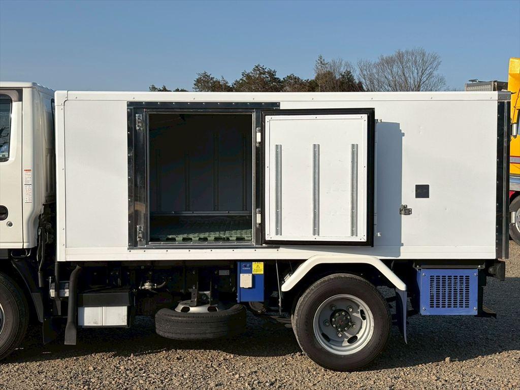 いすゞ エルフ 2RG-NHR88AN(2WD)の写真14