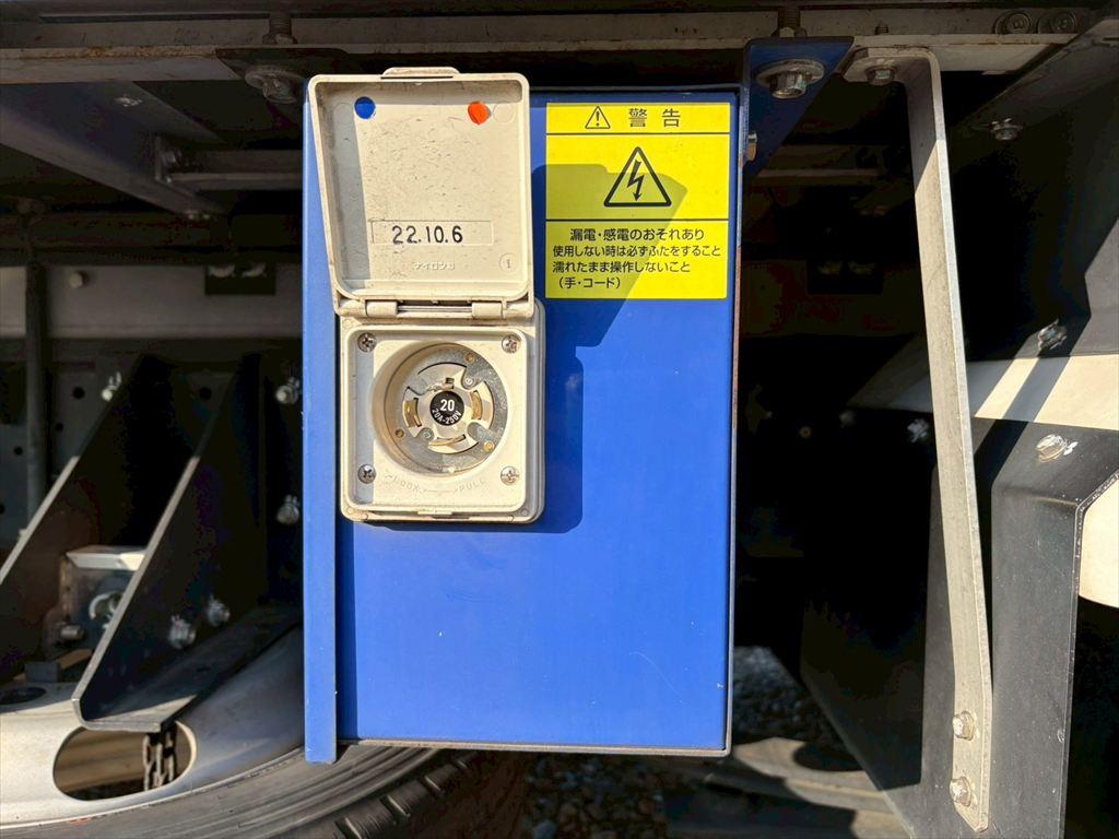 いすゞ エルフ 2RG-NHR88AN(2WD)の写真15