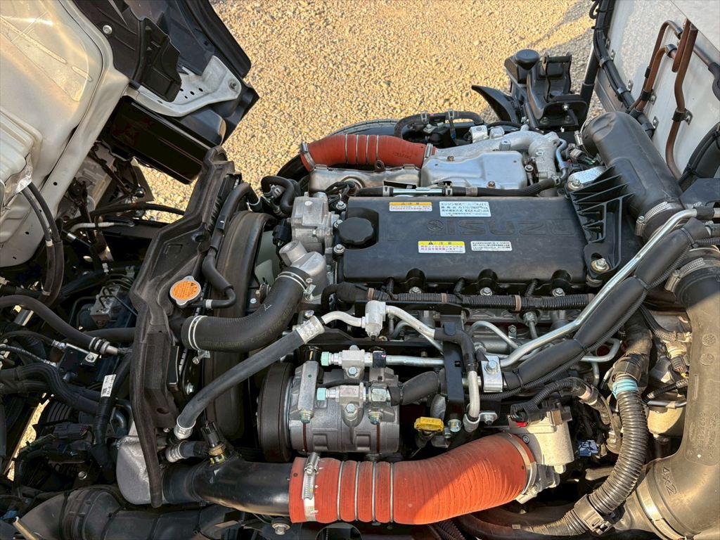 いすゞ エルフ 2RG-NHR88AN(2WD)の写真18