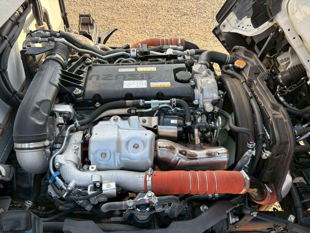 いすゞ エルフ 2RG-NHR88AN(2WD)の写真19