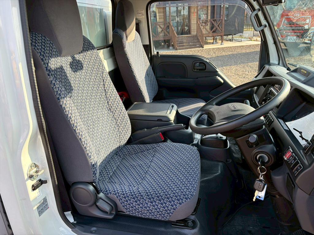 いすゞ エルフ 2RG-NHR88AN(2WD)の写真21