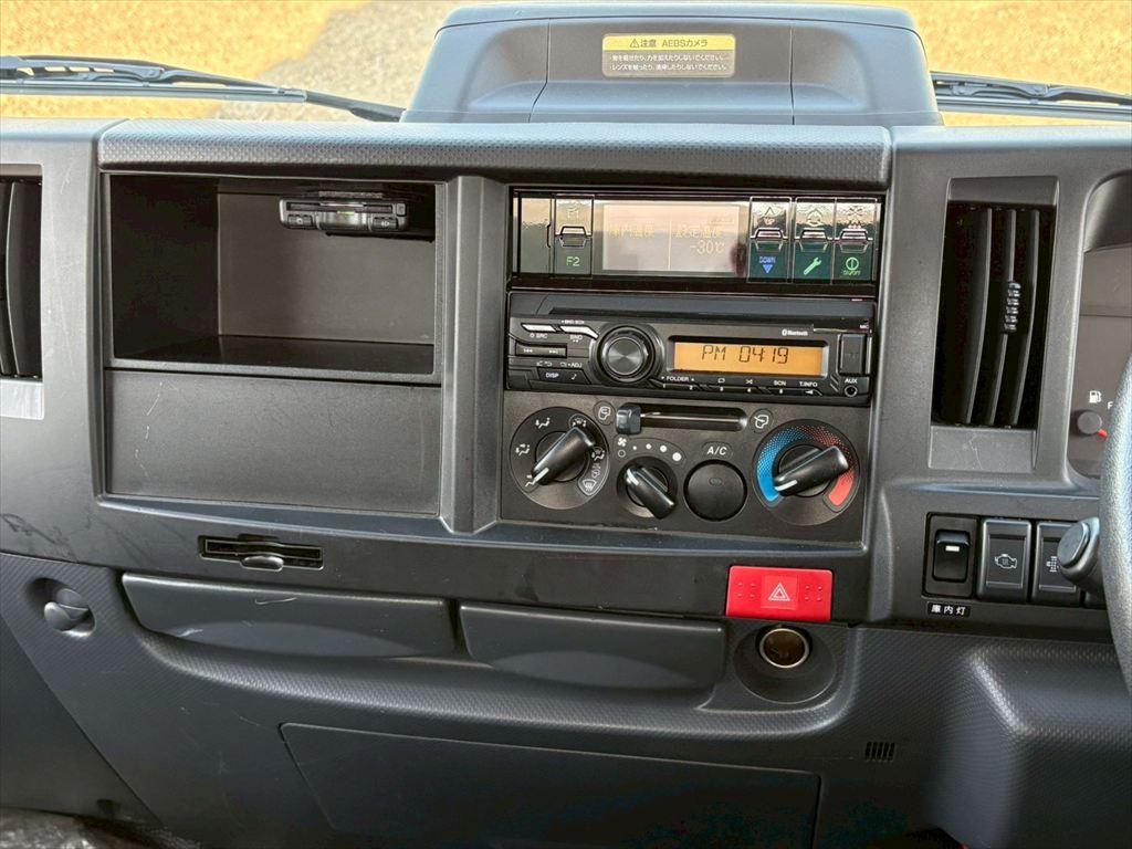 いすゞ エルフ 2RG-NHR88AN(2WD)の写真22