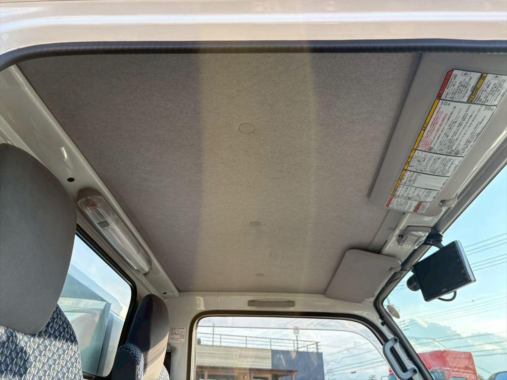 いすゞ エルフ 2RG-NHR88AN(2WD)の写真24