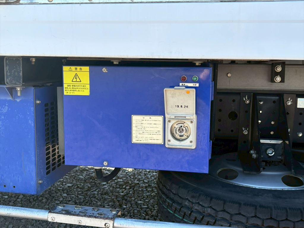 三菱 キャンター 2PG-FEAV0(2WD)の写真15