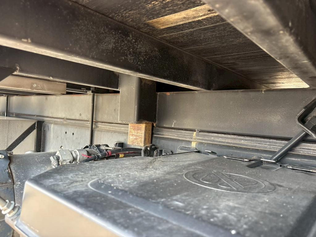 日野 プロフィア QKG-FR1EXBG(6x2)の写真15