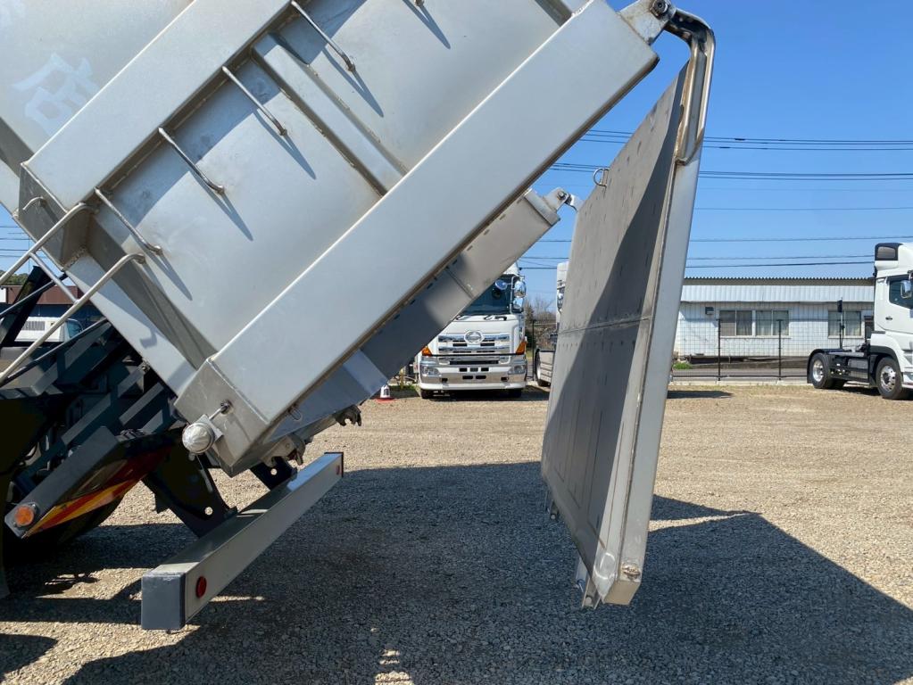 日野 プロフィア QKG-FR1EPBA(6x2)の写真12