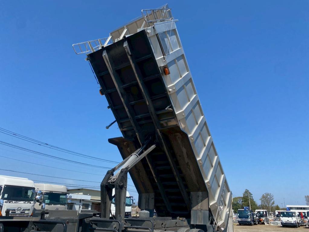 日野 プロフィア QKG-FR1EPBA(6x2)の写真13