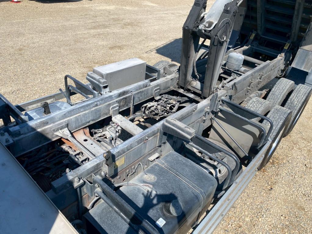 日野 プロフィア QKG-FR1EPBA(6x2)の写真14