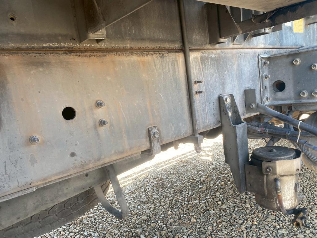 日野 プロフィア QKG-FR1EPBA(6x2)の写真17