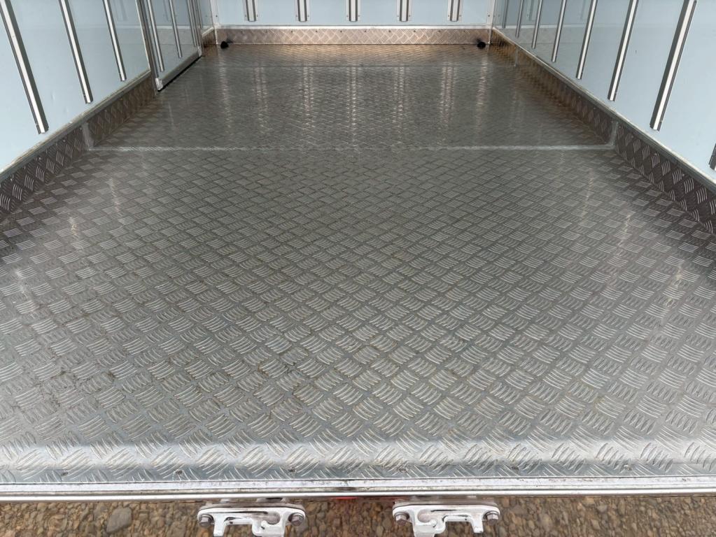 三菱 キャンター 2RG-FBAV0(2WD)の写真8