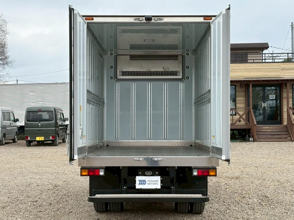 三菱 キャンター 2RG-FBAV0(2WD)の写真11