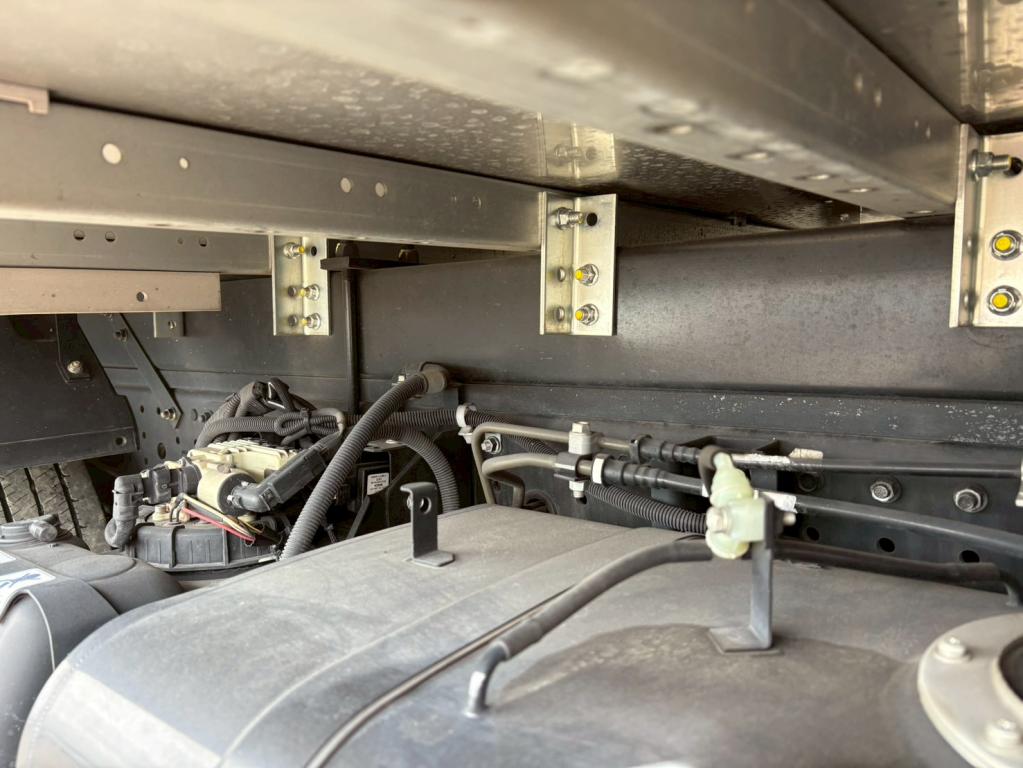 三菱 キャンター 2RG-FBAV0(2WD)の写真17