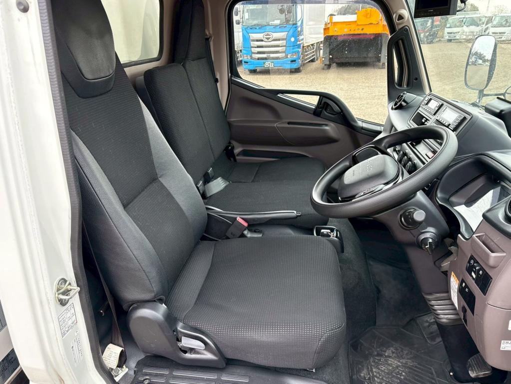 三菱 キャンター 2RG-FBAV0(2WD)の写真21