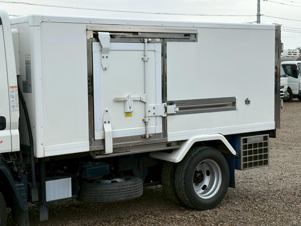 三菱 キャンター 2TG-FBA00(2WD)の写真6