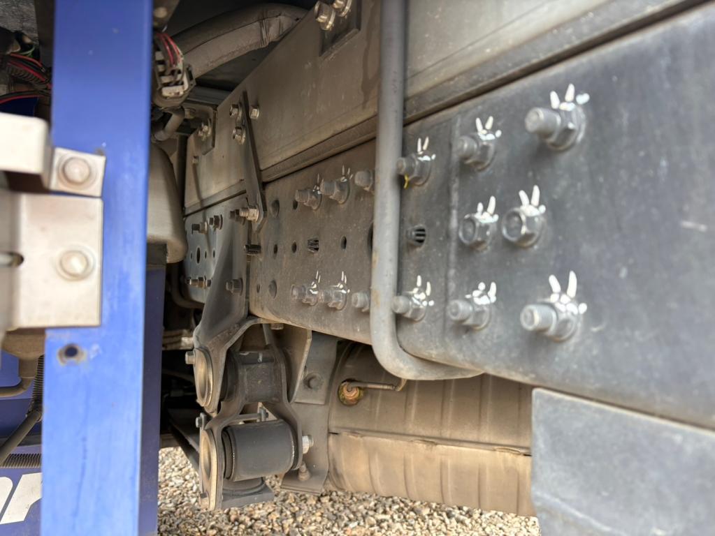 三菱 キャンター 2TG-FBA00(2WD)の写真17