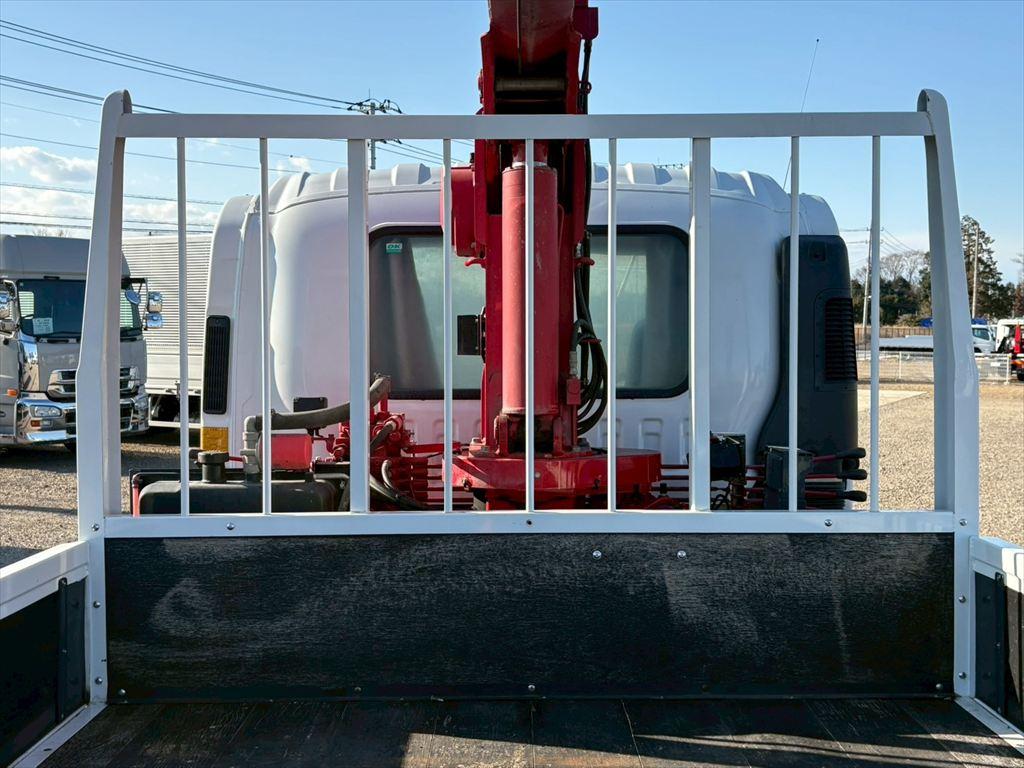 いすゞ フォワード 2RG-FTR90V2(2WD)の写真7