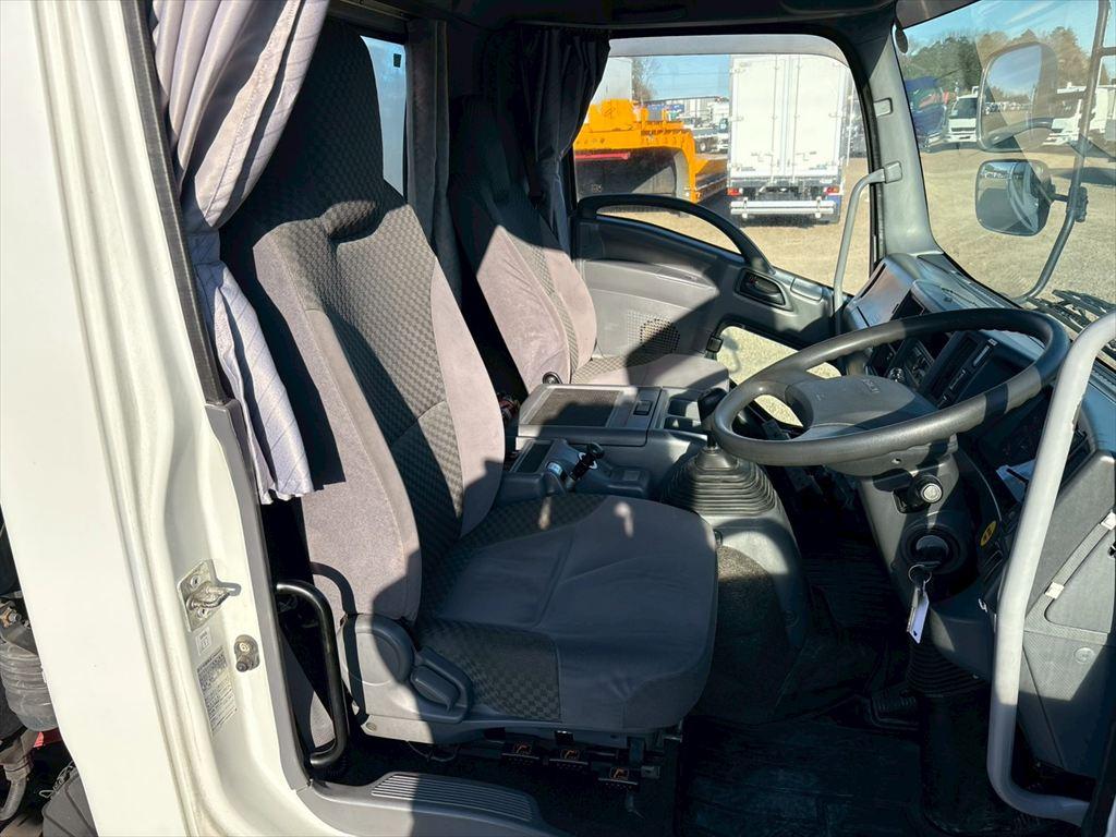 いすゞ フォワード 2RG-FTR90V2(2WD)の写真21