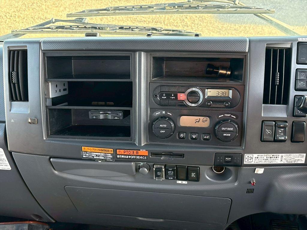 いすゞ フォワード 2RG-FTR90V2(2WD)の写真22