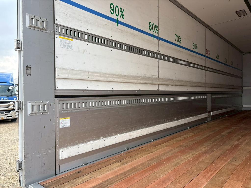 日野 プロフィア 2DG-FW1AHG(8x4)の写真9