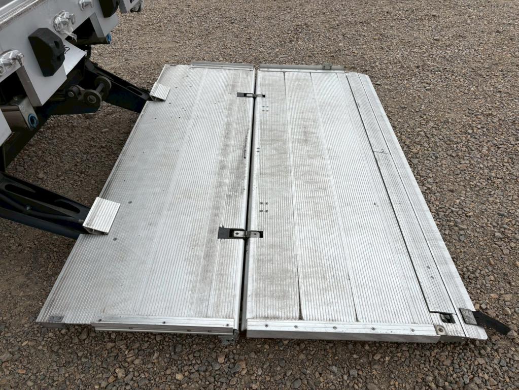 日野 プロフィア 2DG-FW1AHG(8x4)の写真12