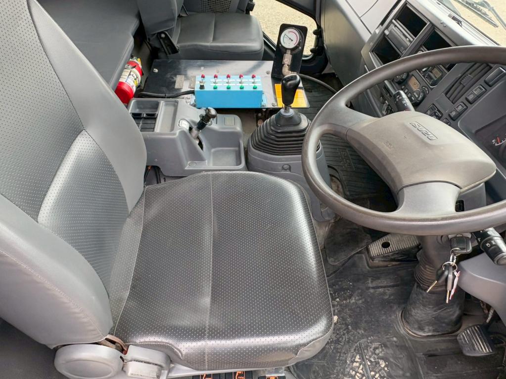 いすゞ フォワード LPG-FTR90S2(2WD)の写真21