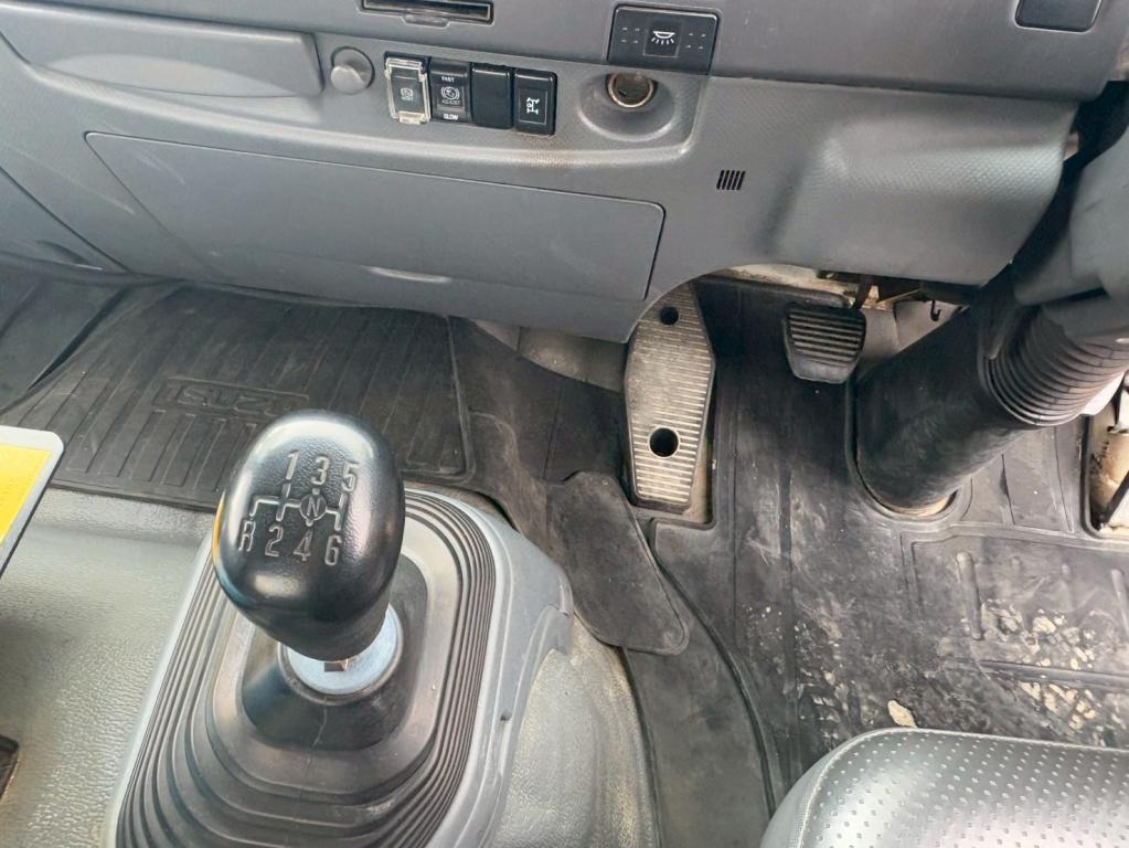 いすゞ フォワード LPG-FTR90S2(2WD)の写真23